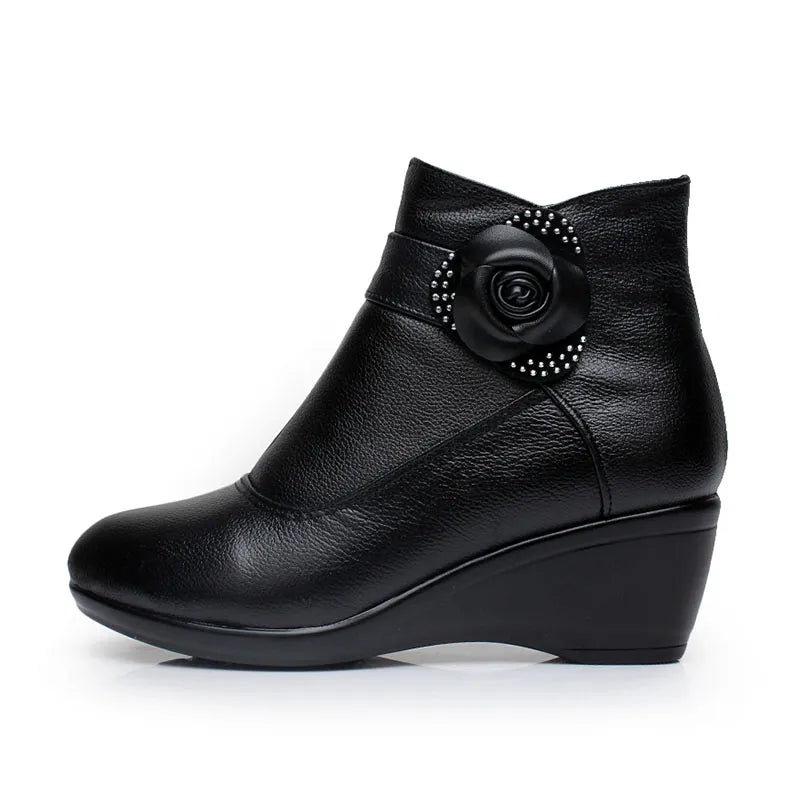 Winter Elegance: Plush-Lined Genuine Leather Ankle Boots